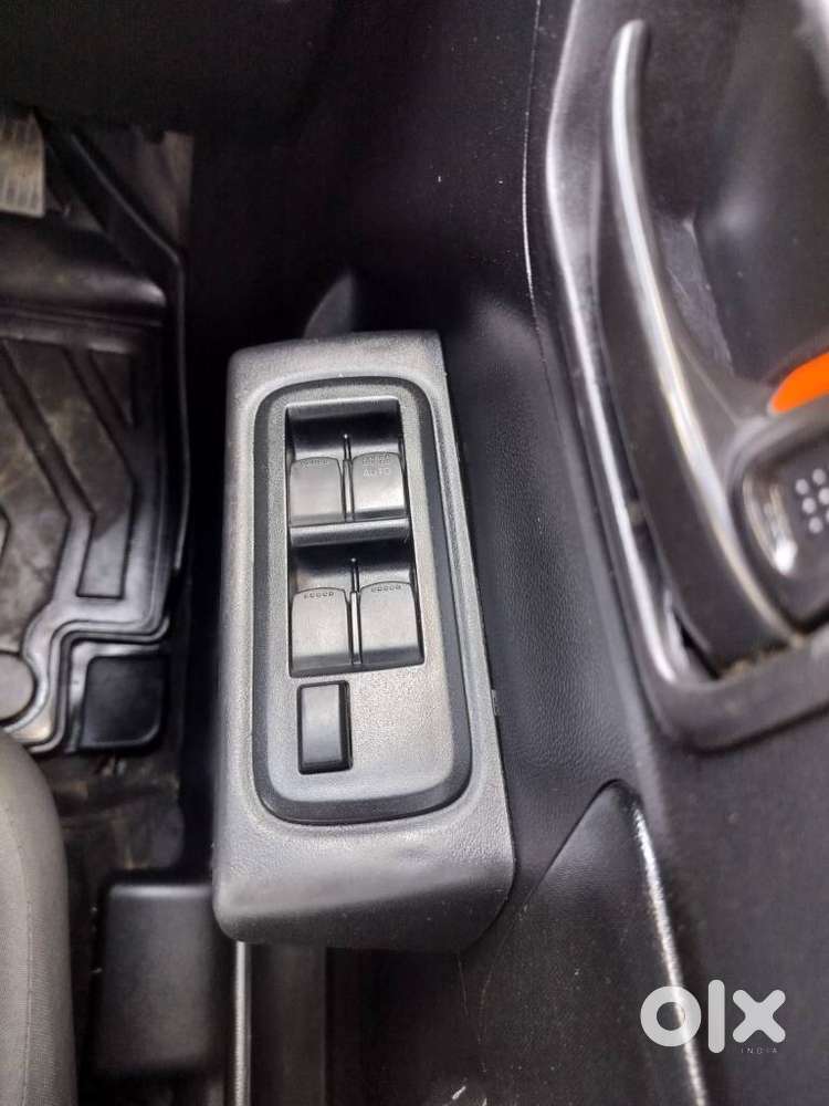 Maruti Suzuki Swift Vvt Lxi, 2021, Petrol