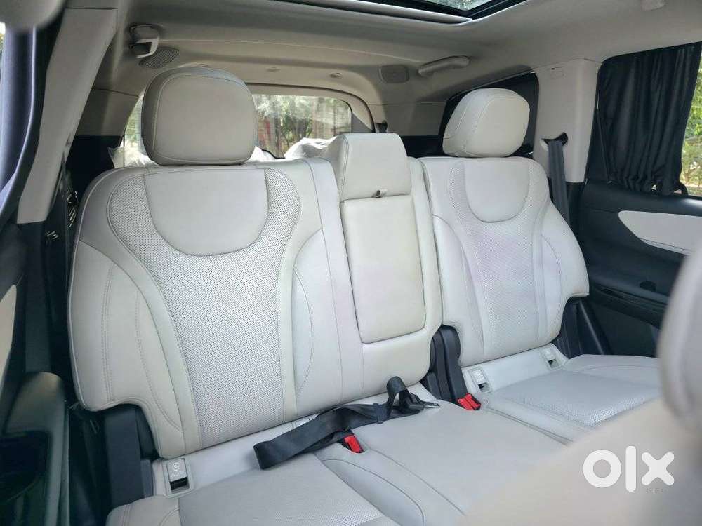 Mahindra Xuv700 2.2 Ax 7 Diesel At Luxury Pack Str, 2025, Diesel