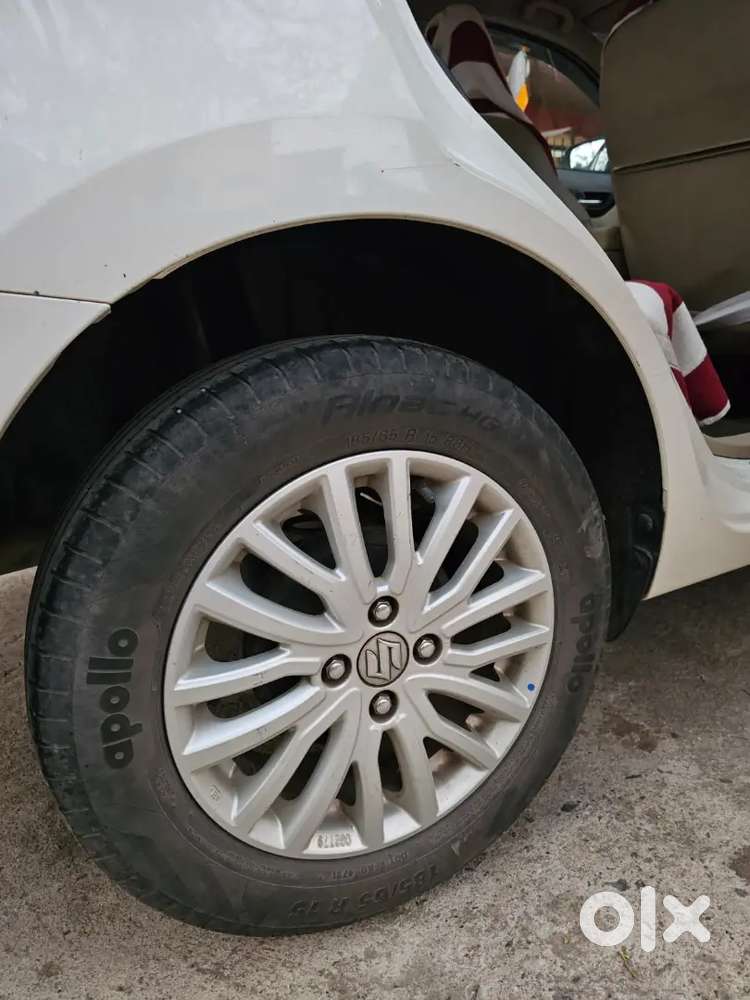 Top Notch Condition 25+ Mileage
Manual  Touchscreen, System And Gps