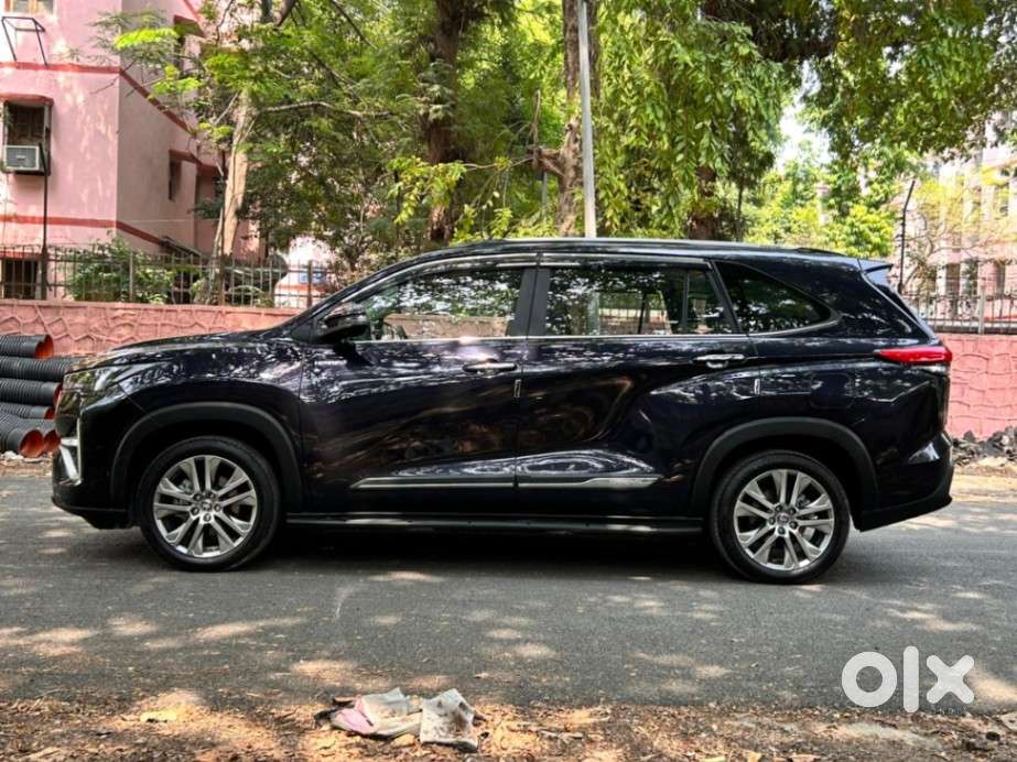 Toyota Innova Hycross 2.0 Zx Hybrid 7 Str, 2024, Petrol