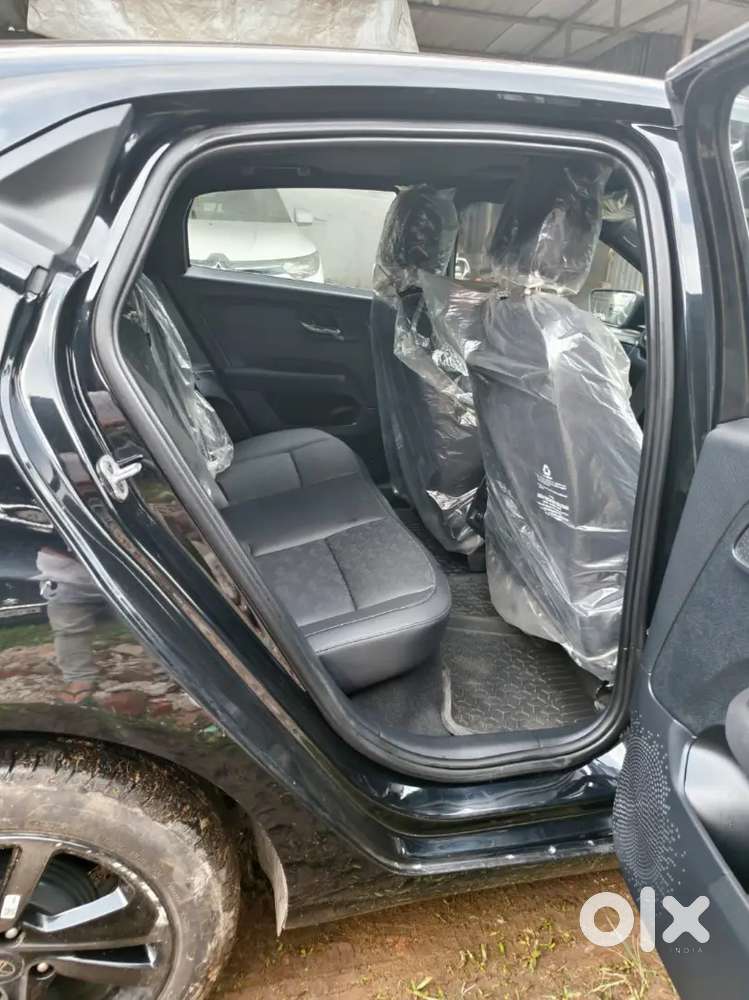 Tata Altroz 2024 Petrol Well Maintained