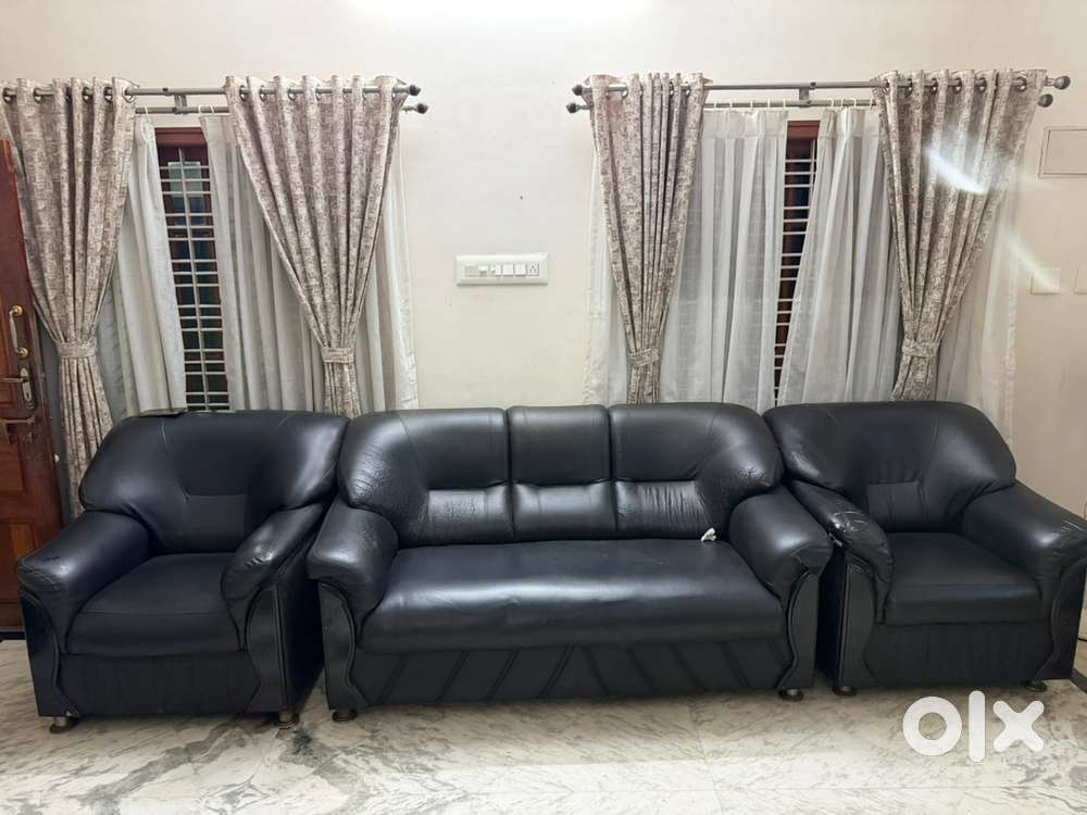 5-Seater Sofa &ndash; Good Condition