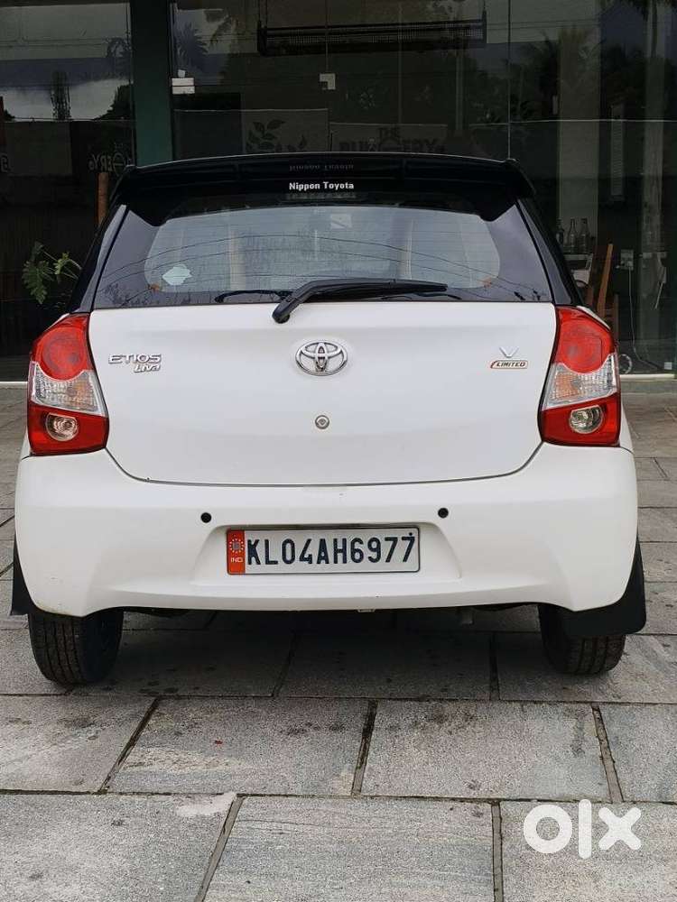 Toyota Etios Liva V Limited Edition, 2015, Petrol