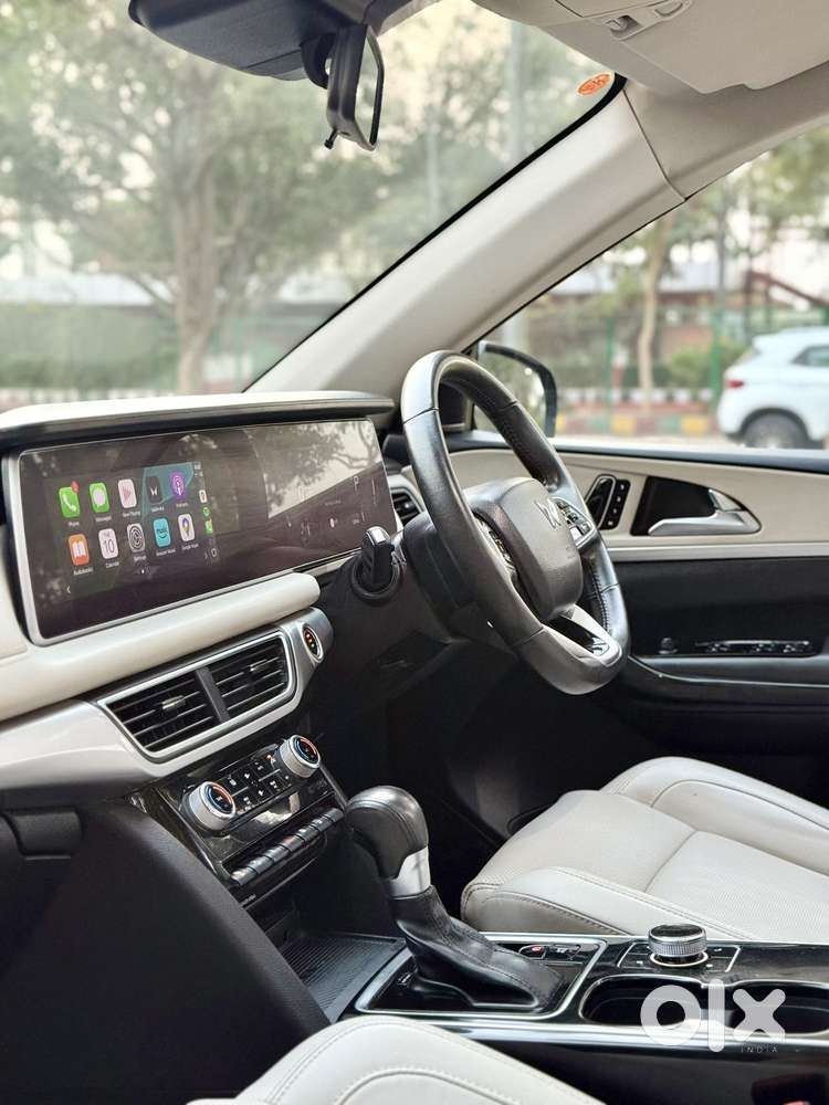 Mahindra Xuv700 2.0 Ax 7 Petrol At Luxury Pack Str, 2022, Petrol