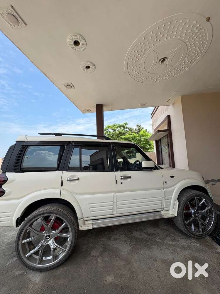 Mahindra Scorpio Classic 2009