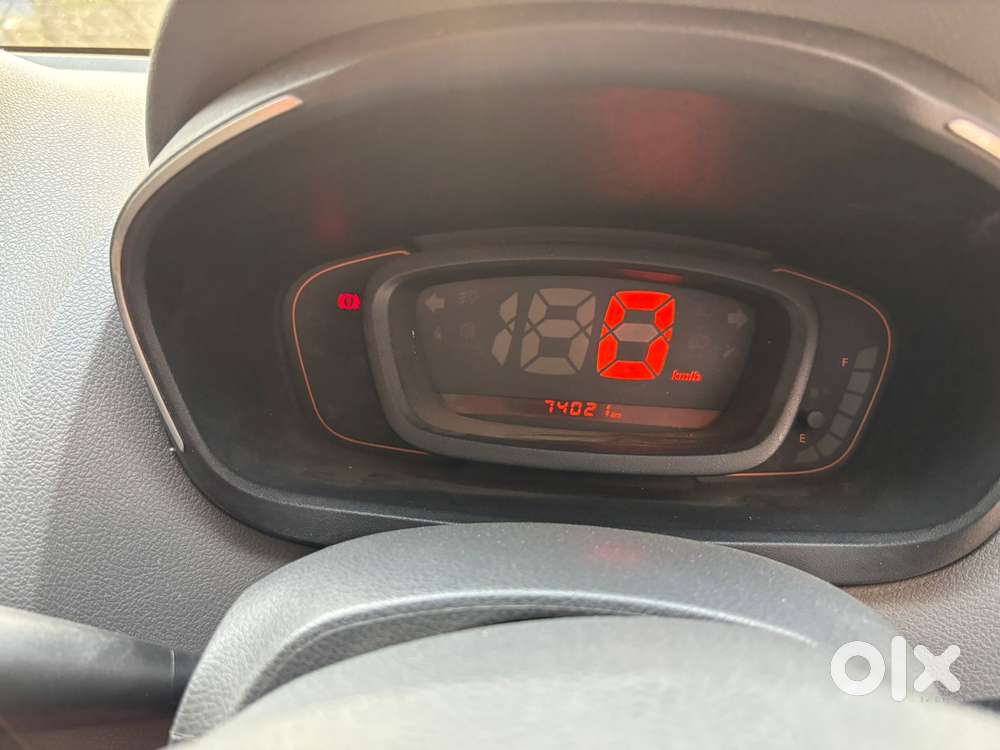 Renault Kwid 1.0 Rxt Superhero Edition Amt, 2017, Petrol