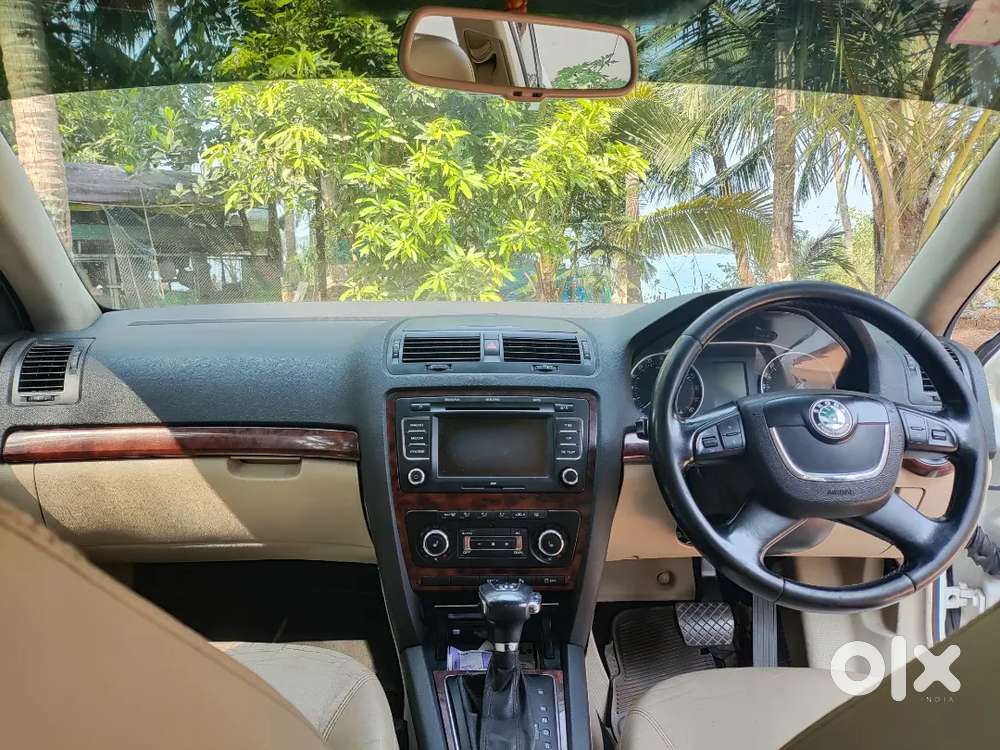 Skoda Laura 2012 Diesel 110000 Km Driven L&k  (city Mileage 21)