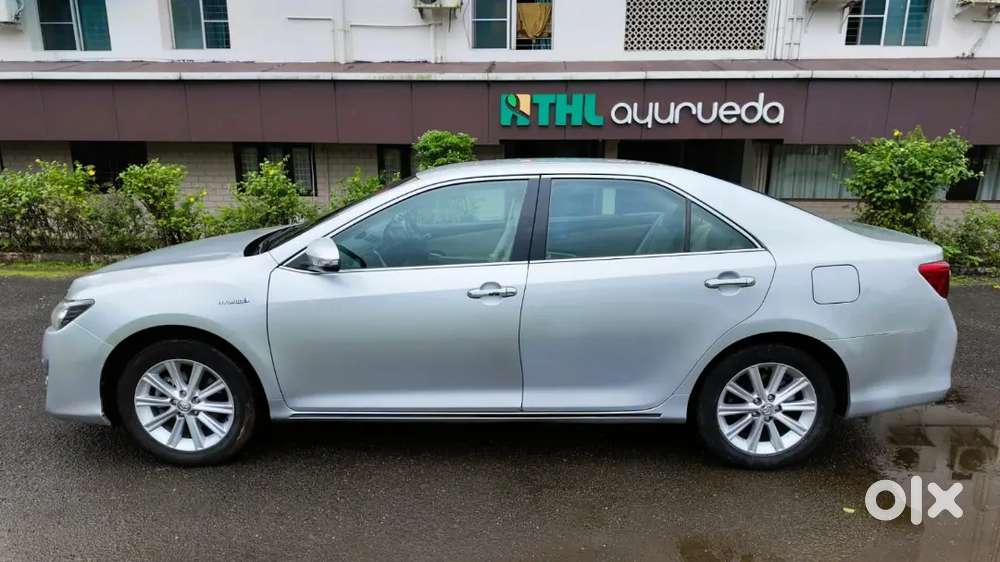 Toyota Camry Hybrid  2013  Fully Loaded   Automatic