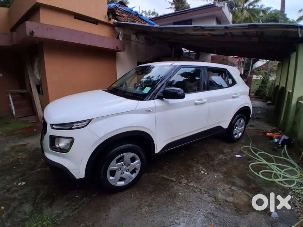 Hyundai Venue 2020 Petrol Well Maintained