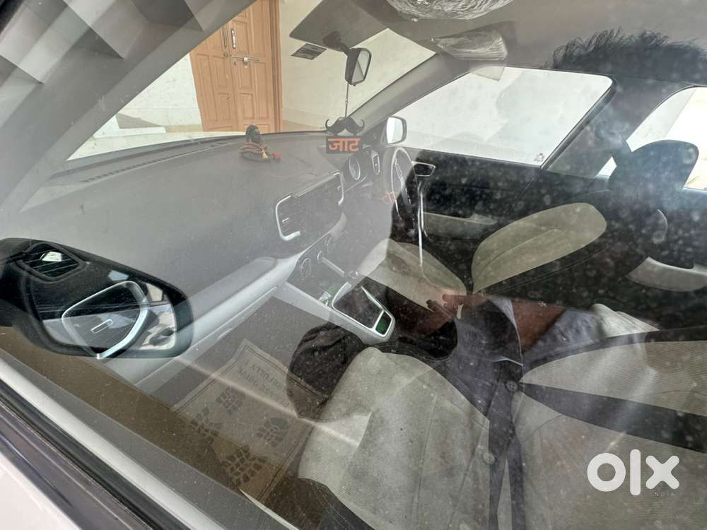 Hyundai Venue 2023 Petrol 75000 Km Driven