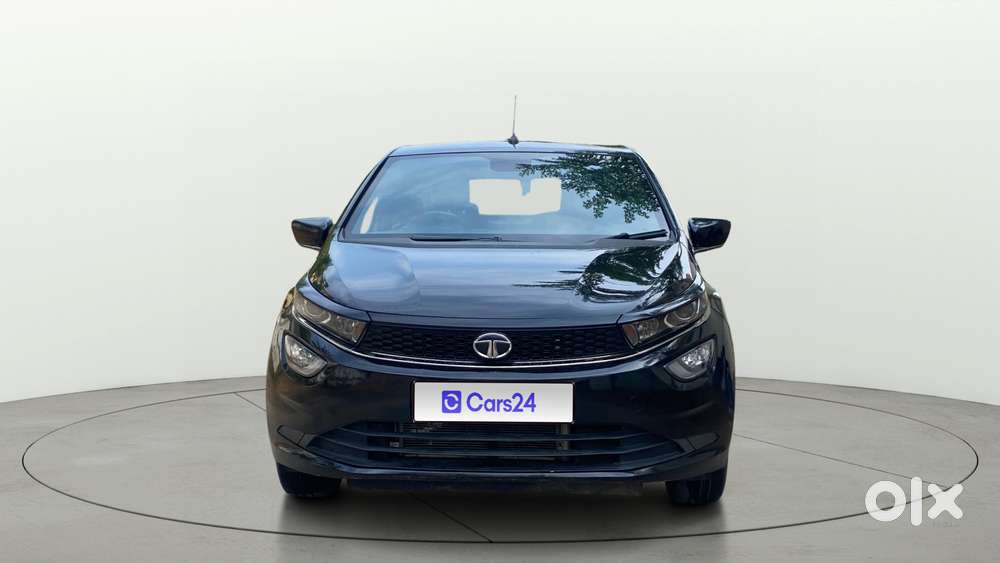 Tata Altroz 1.2 Xza Plus Dark Edition Dct, 2022, Petrol