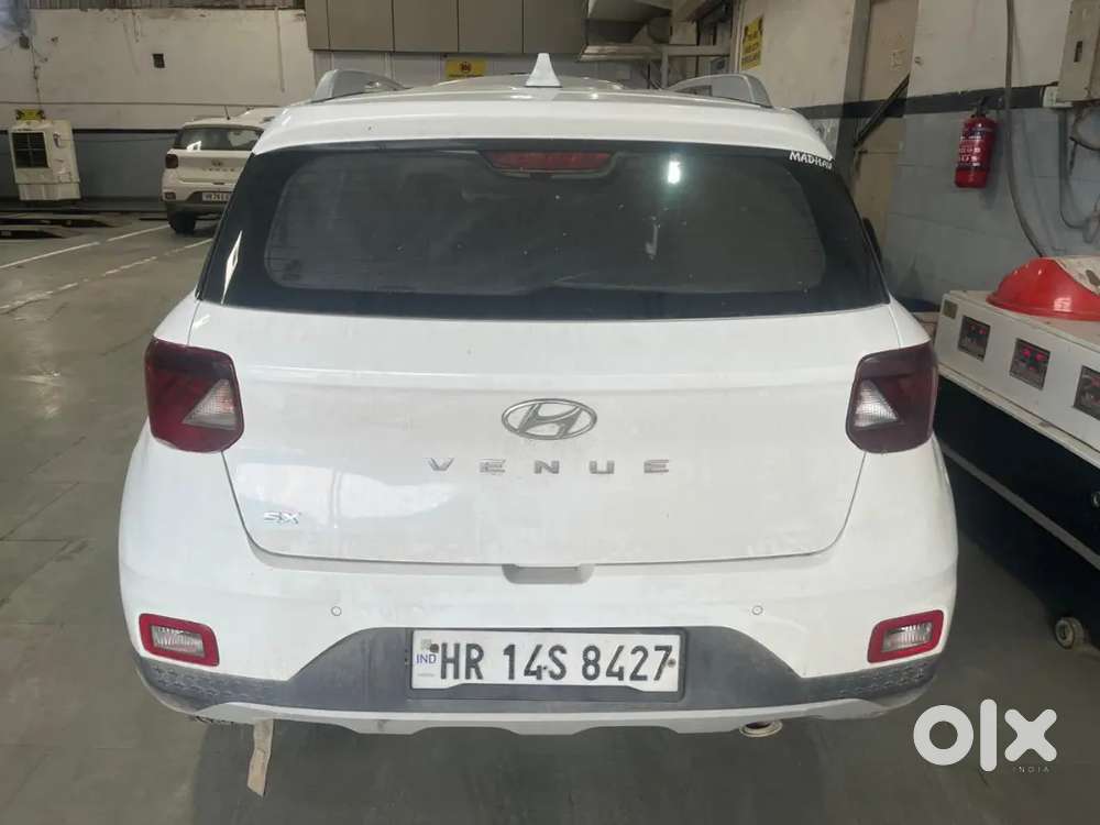 Hyundai Venue 2021 Diesel 106000 Km Driven