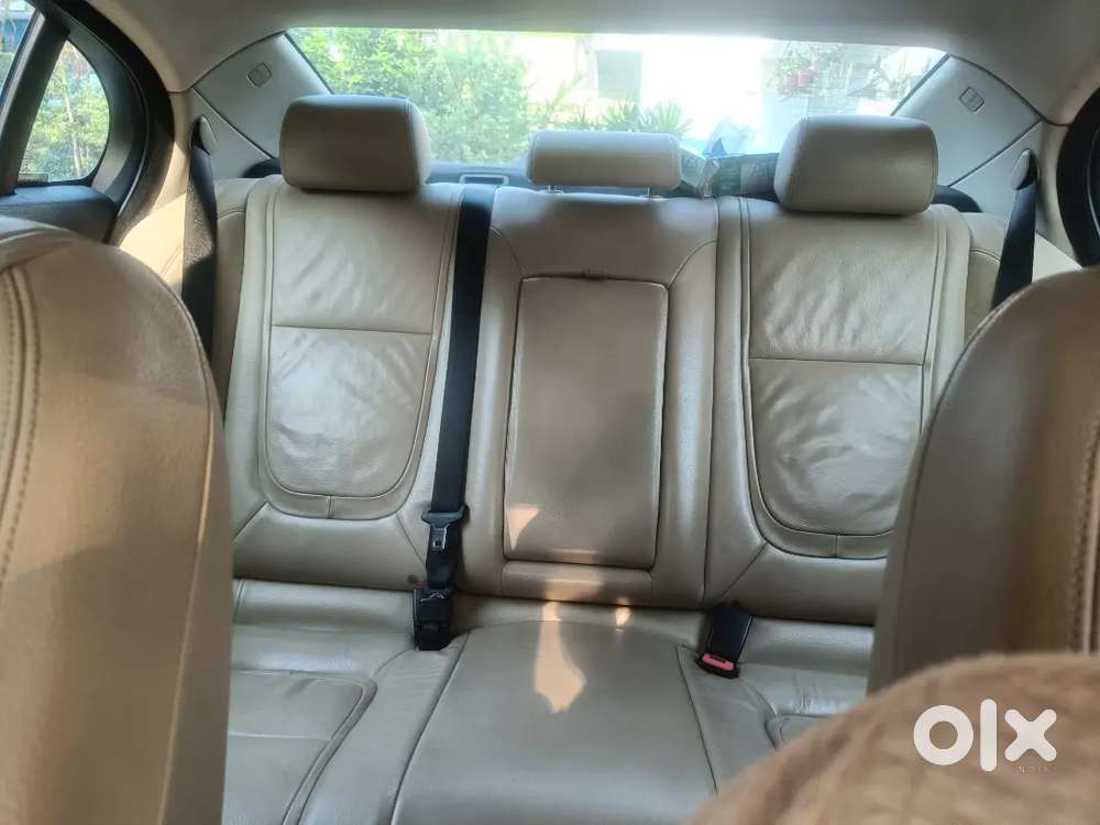 Jaguar Xf 2013 Diesel 81000 Km Driven