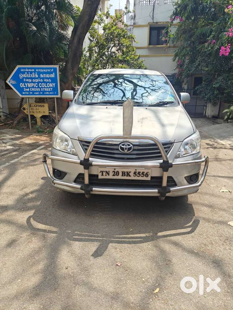 Innova 2.5g 8 Seater Bs-iv