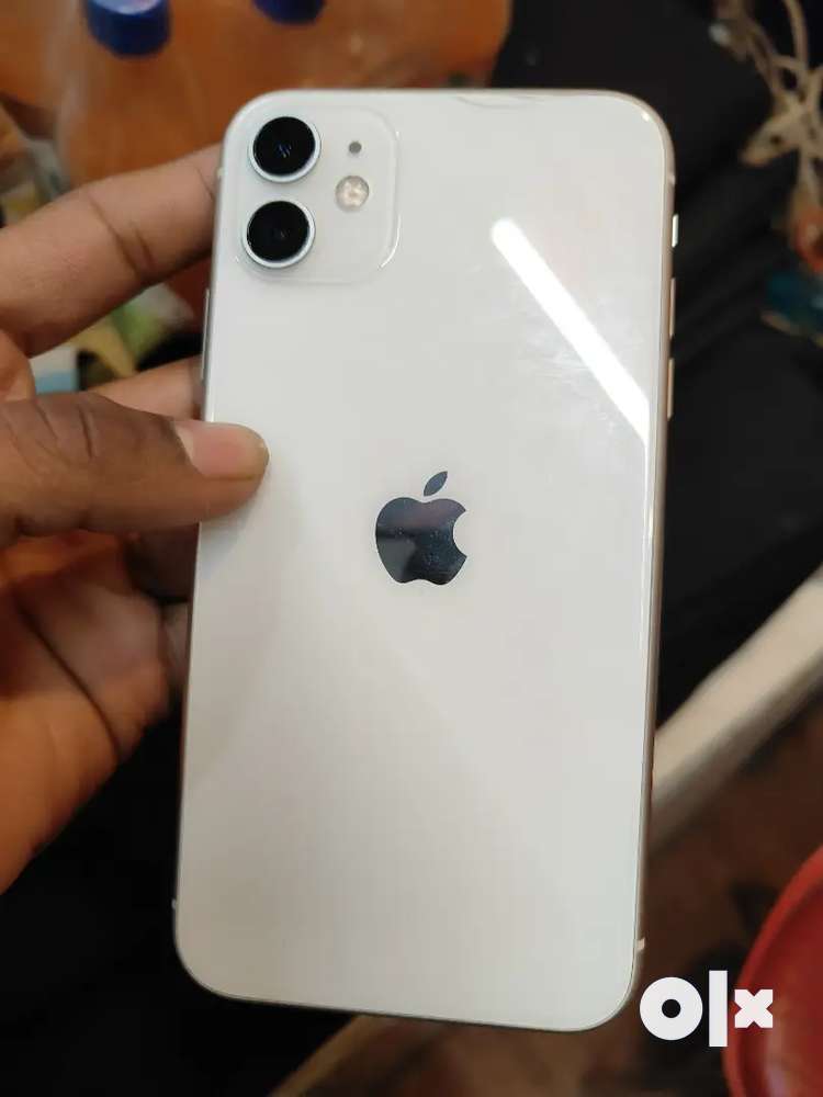 iPhone 11 64gb new condition me hai 88% health - Mobile Phones