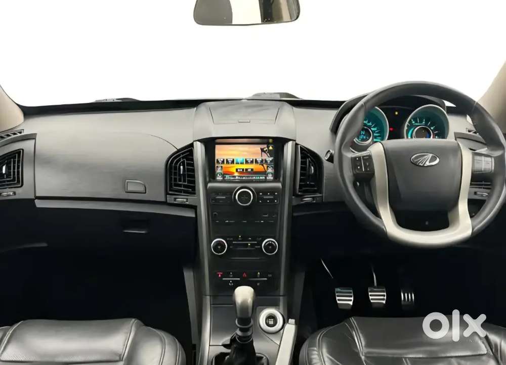Mahindra Xuv500 W10 2017