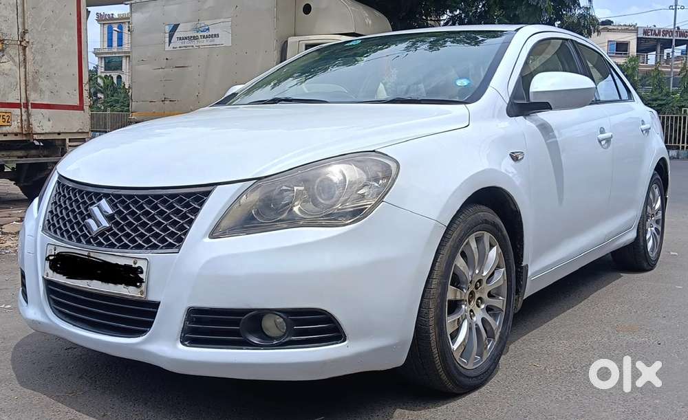 Maruti Suzuki Kizashi 2013