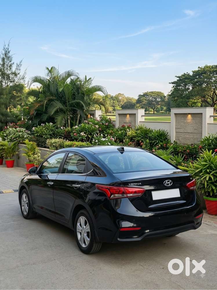 Low-mileage 2017 Hyundai Verna Ex (1.6 Petrol At) - Black