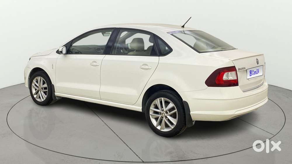 Skoda Rapid 1.6 Mpi At Style, 2017, Petrol