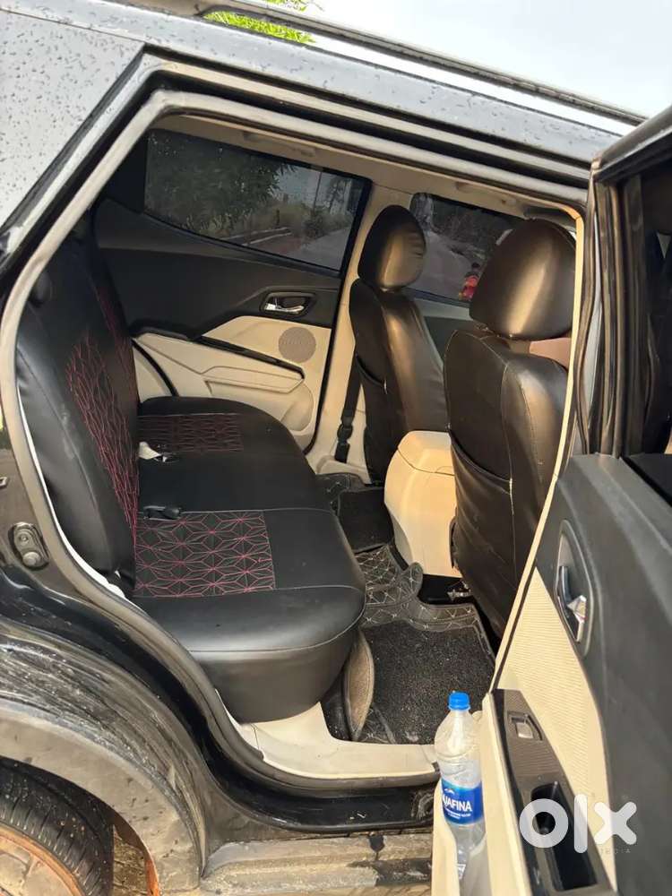 Mahindra Xuv300 2022 Diesel Well Maintained