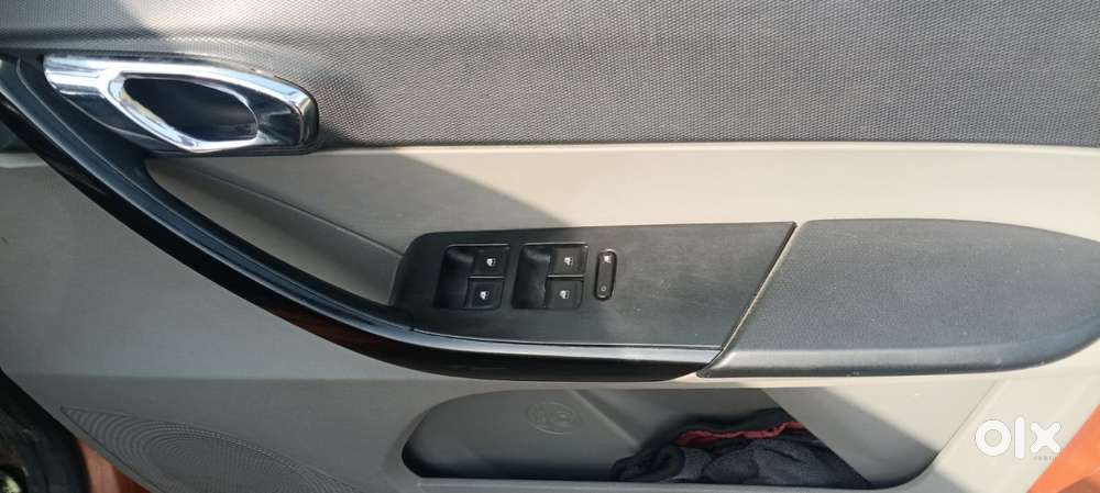 Tata Tiago 1.2 Revotron Xz, 2017, Cng & Hybrids