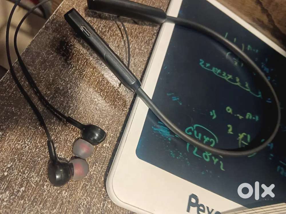 Boat blootooth earphone