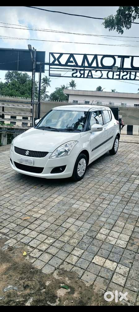 Maruti Suzuki Swift Vxi + Manual, 2013, Petrol