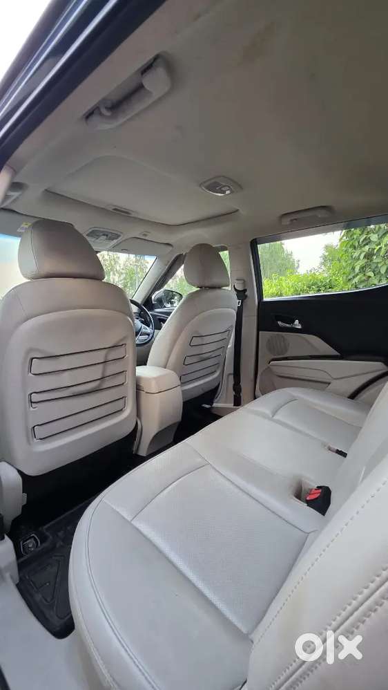 Mahindra Xuv300 Turbosport 2021 W8