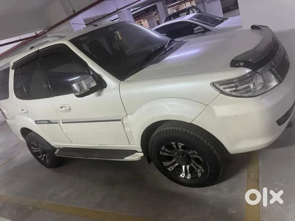 Tata Safari Storme 2014 Diesel Variant Car