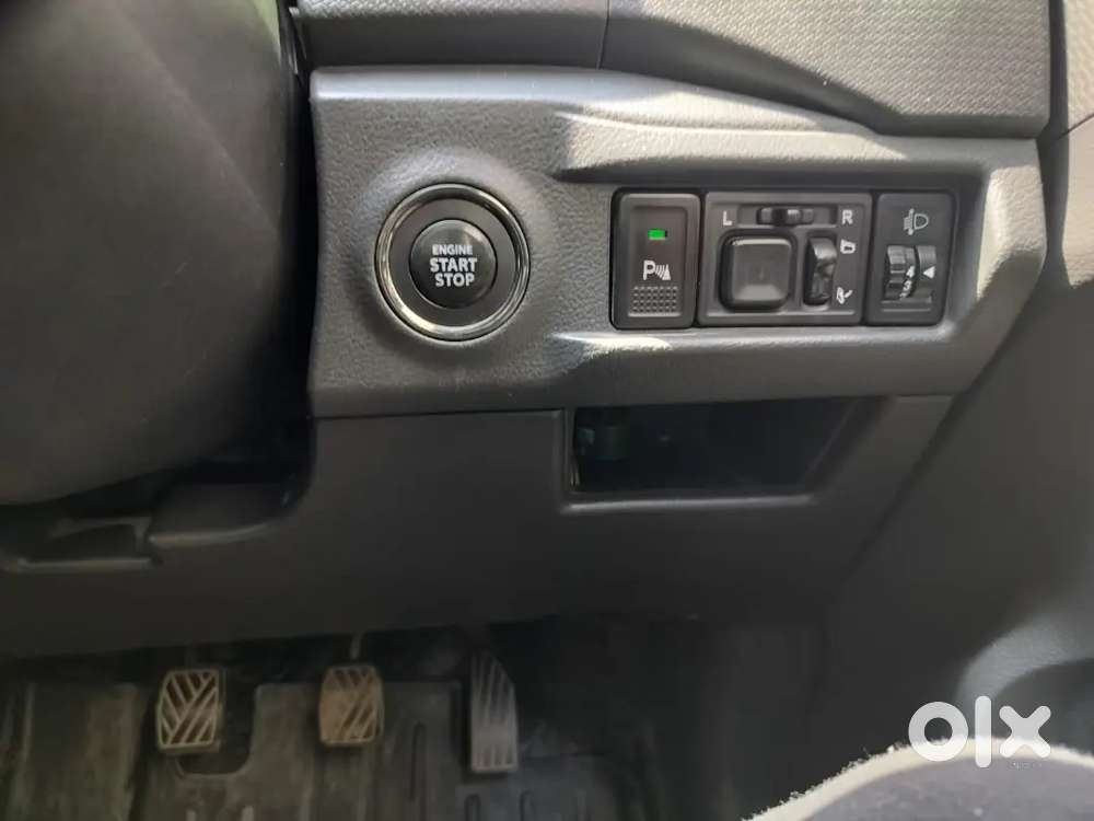 2017 Maruti Suzuki Brezza Zdi+ Dual Tone