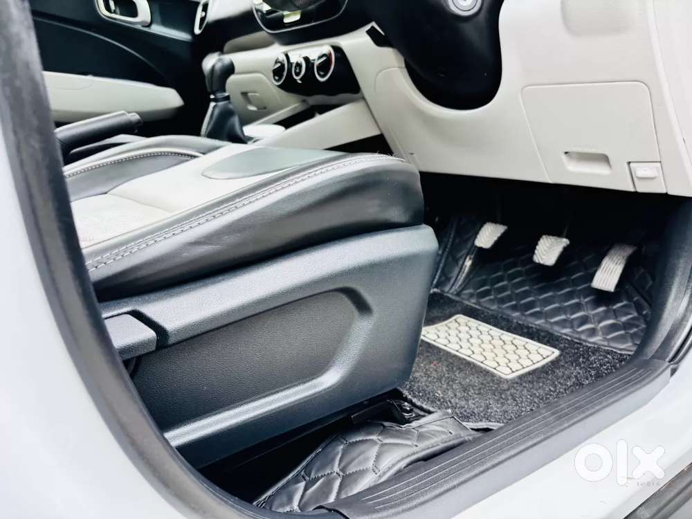 Hyundai Venue, 2025, Petrol