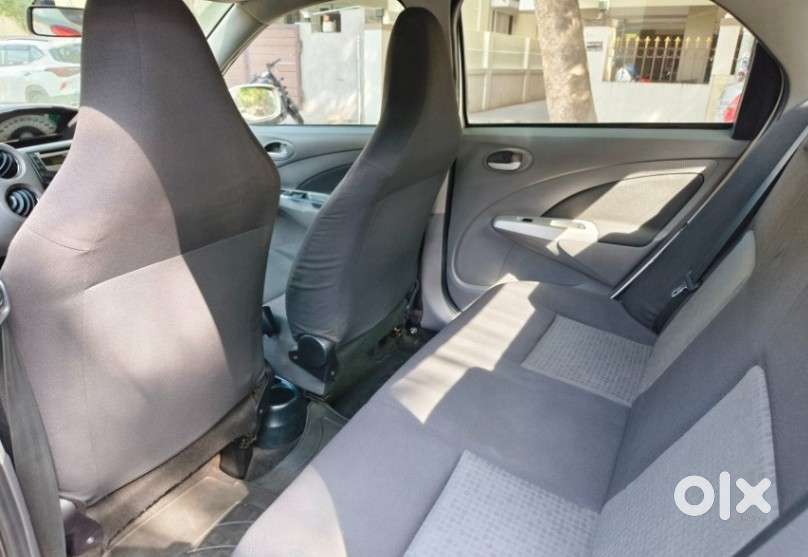 Toyota Etios V, 2011, Petrol