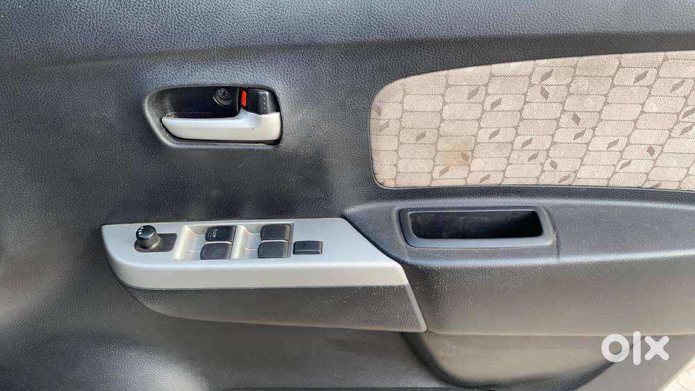 Maruti Suzuki Wagon R 1.0 Vxi, 2016, Petrol
