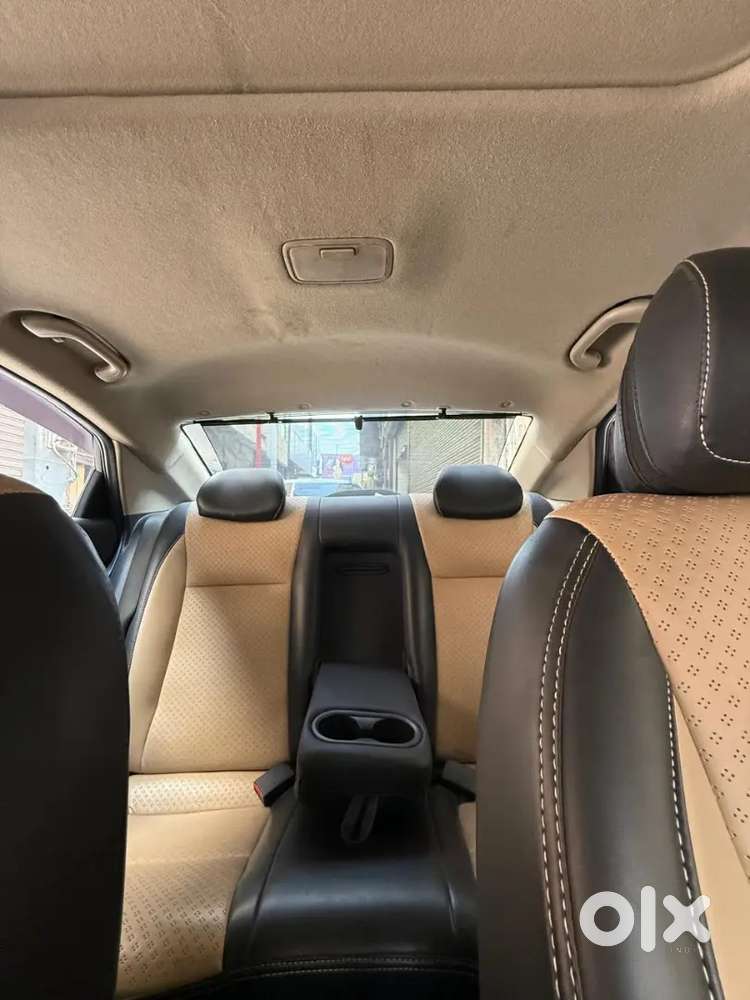 Verna Sedan Black