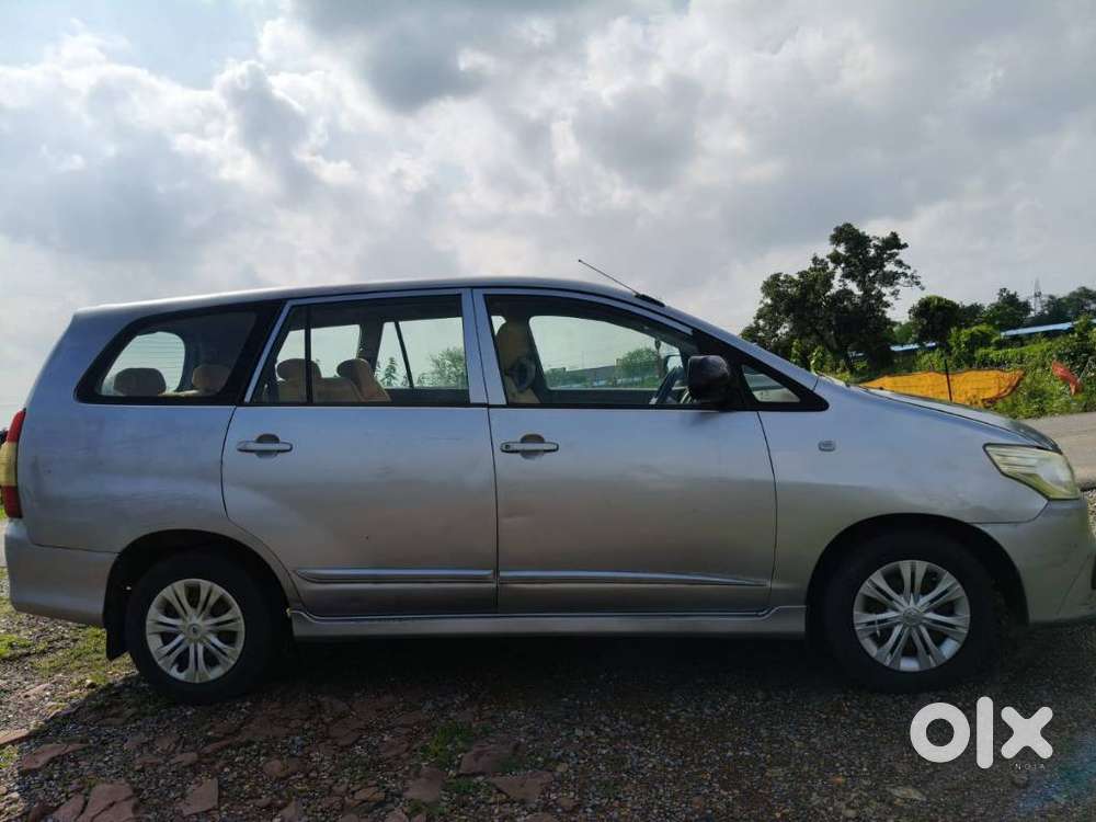 Toyota Innova 2.5 E 8 Str, 2015, Diesel