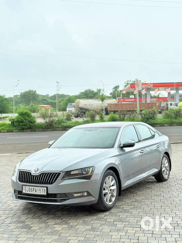 Skoda Superb Petrol 2019