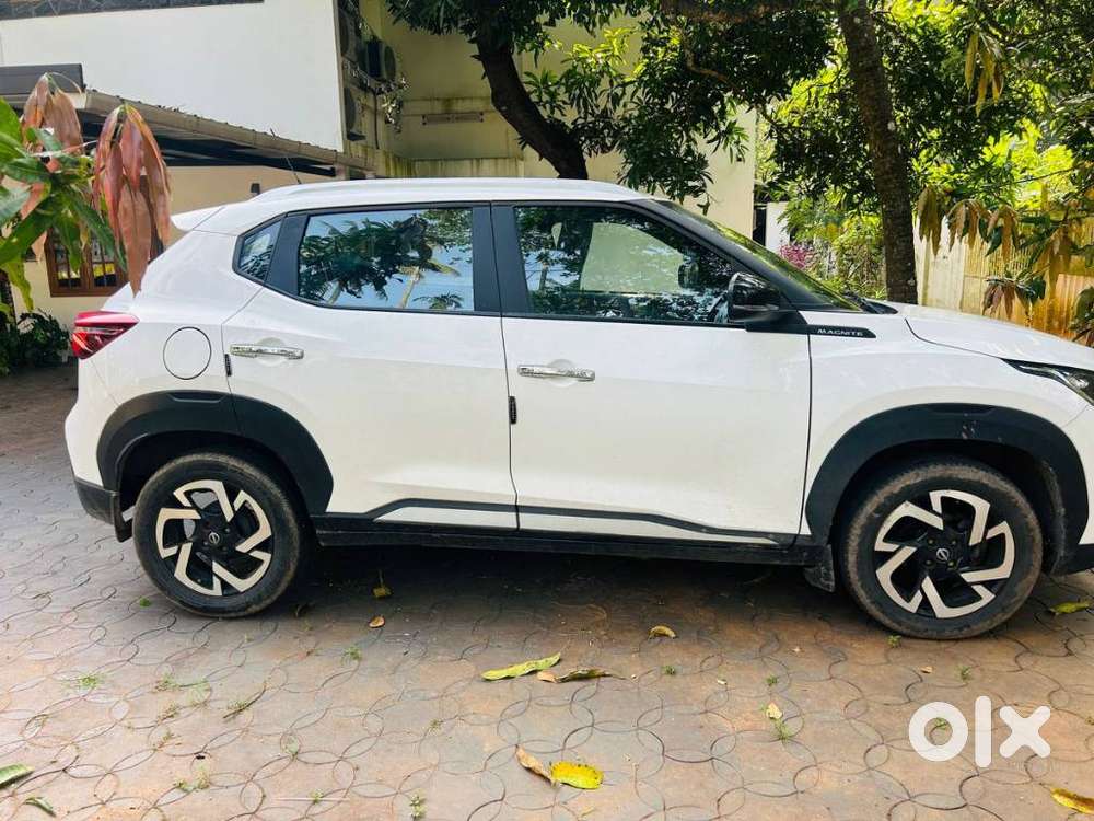 Nissan Magnite 1.0 Xv Turbo Cvt, 2022, Petrol