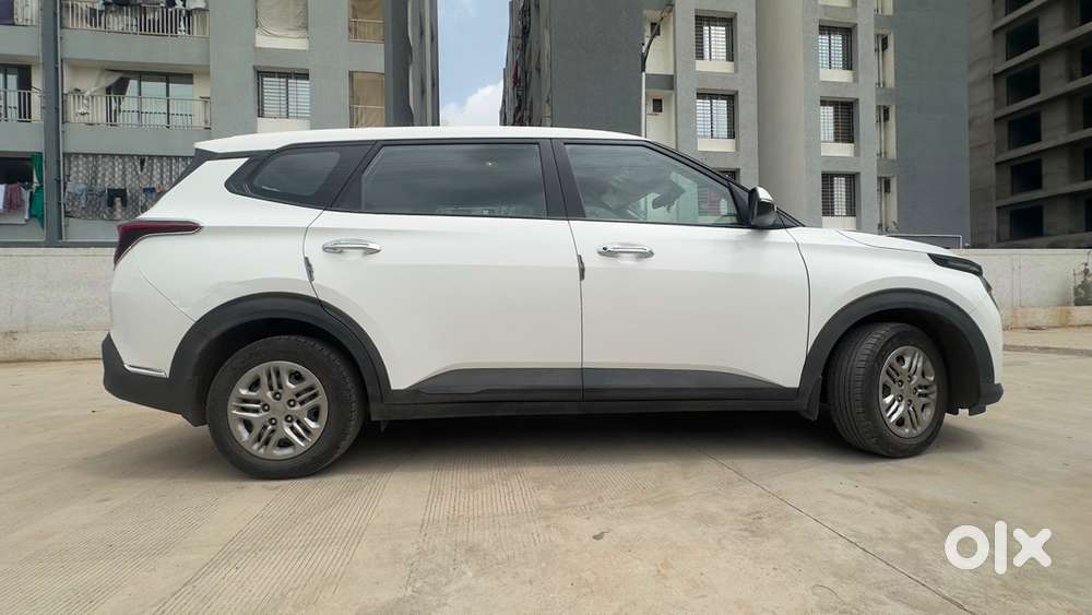 Kia Carens Cng & Hybrids Well Maintained