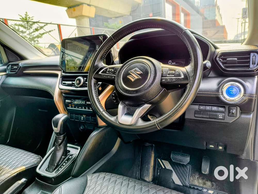 Maruti Suzuki Grand Vitara 1.5 Alpha Plus Intelligent Hybrid Ecvt, 2..