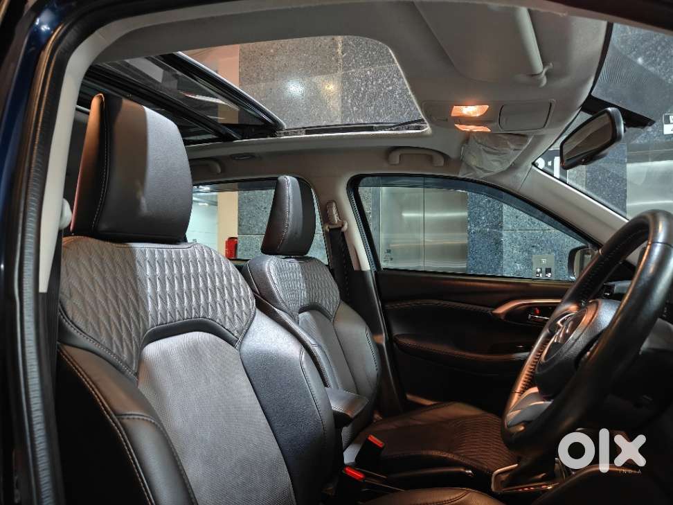 Maruti Suzuki Grand Vitara 1.5 Alpha Plus Intelligent Hybrid Ecvt, 2..
