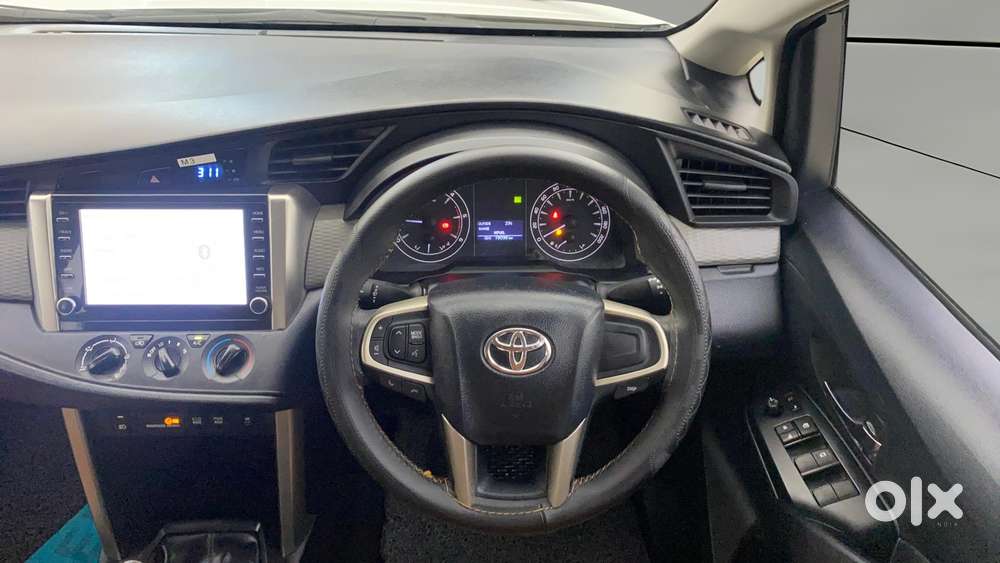 Toyota Innova Crysta [2020-ongoing] 2.4 Gx 7 Str, 2023, Diesel