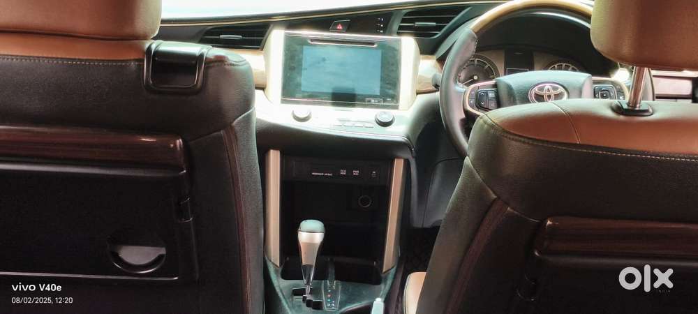 Toyota Innova Crysta 2.8z Automatic, 2016, Diesel