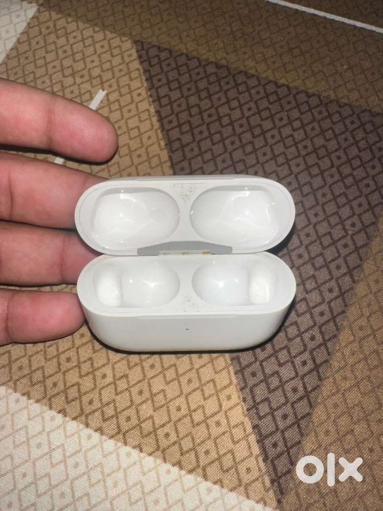 Airpods pro 2        All original with apple oriegnal Box
