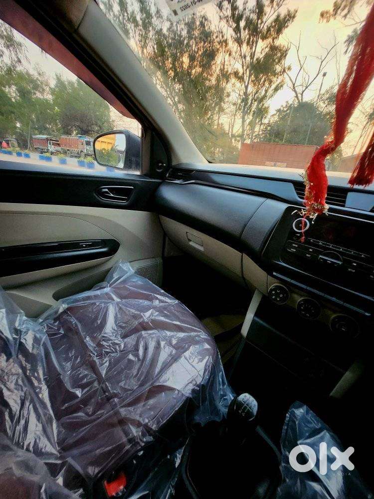 Renault Triber Rxl, 2022, Petrol