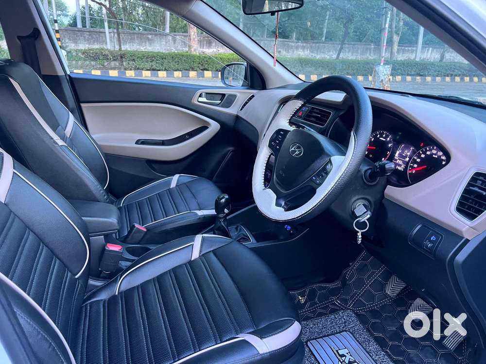Hyundai Elite I20 Sportz (o) 1.4, 2020, Petrol