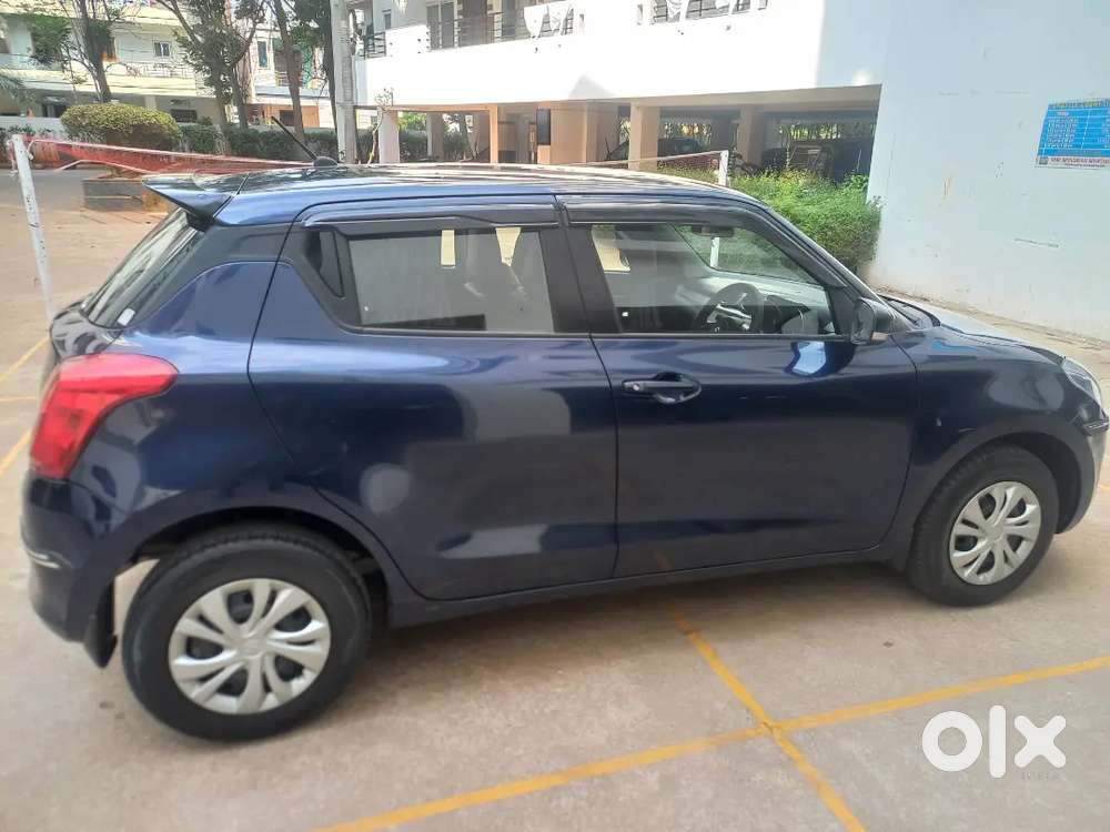 Maruti Swift Nov 2022, Vxi Petrol, Automatic, Less Used , Blue