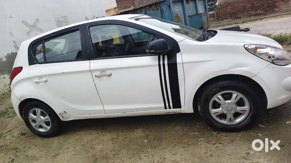 Hyundai I20 Cng Petrol New Tyre 100%