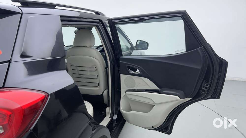 Mahindra Xuv300 W8 Option Diesel, 2023, Diesel