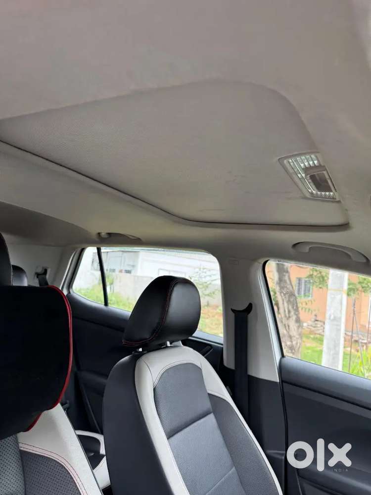 Volkswagen Taigun 2023 Petrol 33000 Km Driven