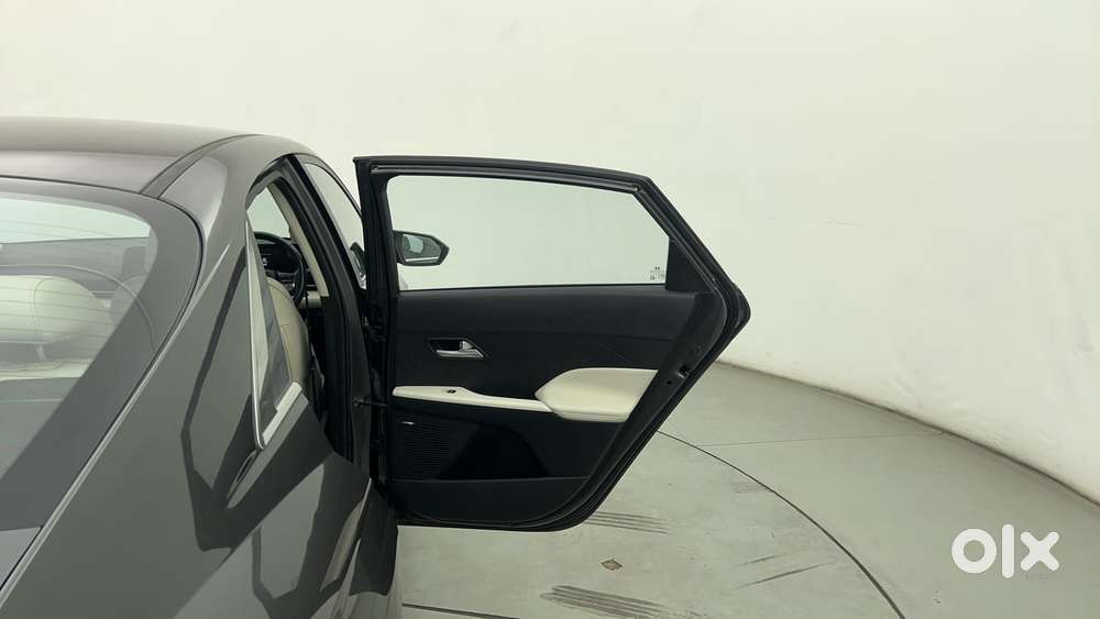 Hyundai Verna 1.5 Sx (o) Vtvt Ivt, 2023, Petrol